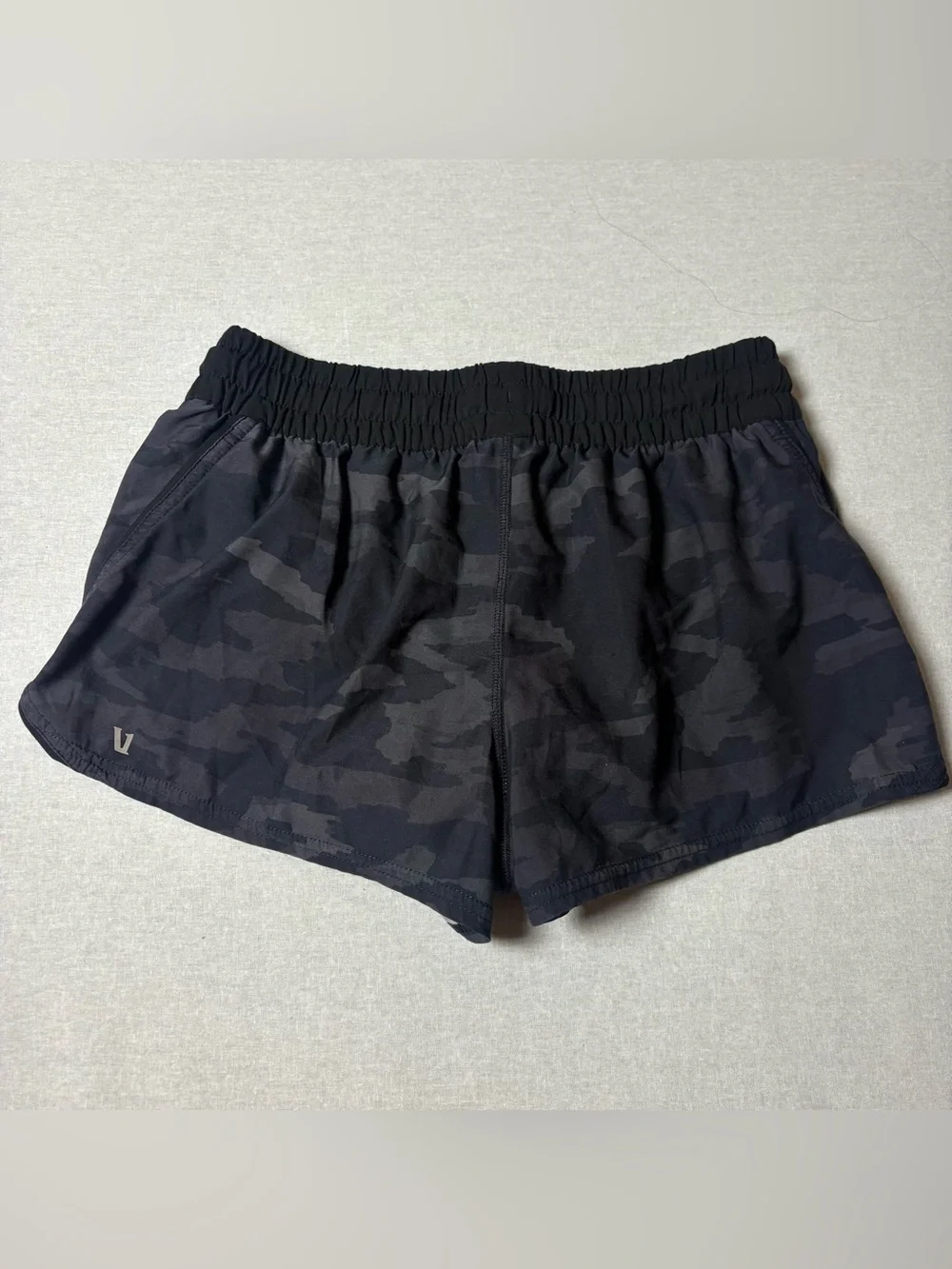 Vuori Clementine shorts Black Camo VW304 Size Small